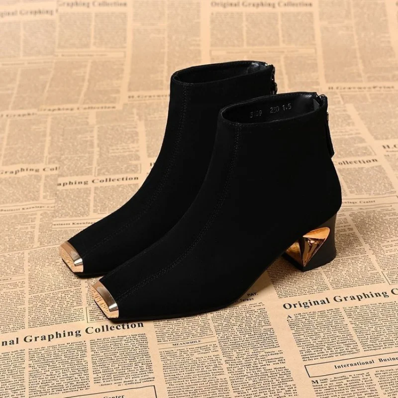 2025 New Women’s Retro Square Toe Suede Ankle Boots – Metal Toe Back Zipper Chunky Heel Boots Design Autumn Winter 2025 New Women's Retro Square Toe Suede Ankle Boots - Metal Toe Back Zipper Chunky Heel Boots Design Autumn Winter