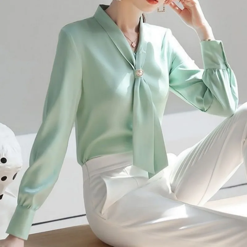 Women Spring Autumn Style Blouses Shirts Lady Casual Long Sleeve Bow Tie Collar Blusas Tops DF4958 Women Spring Autumn Style Blouses Shirts Lady Casual Long Sleeve Bow Tie Collar Blusas Tops DF4958