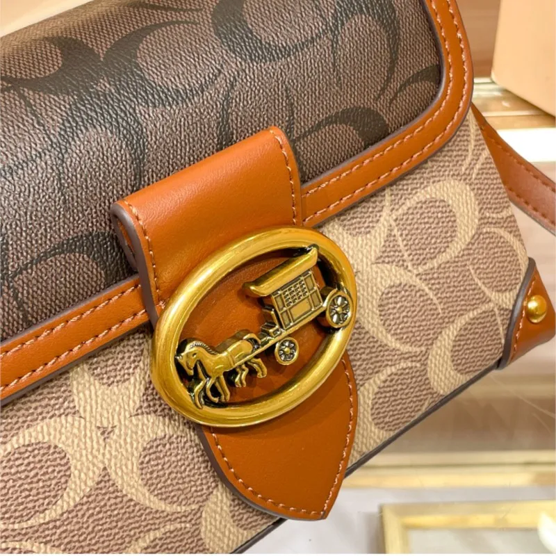 New minimalist and fashionable small handbag, contrasting color women’s bag, high-end carriage crossbody bag, portable box bag New minimalist and fashionable small handbag, contrasting color women's bag, high-end carriage crossbody bag, portable box bag