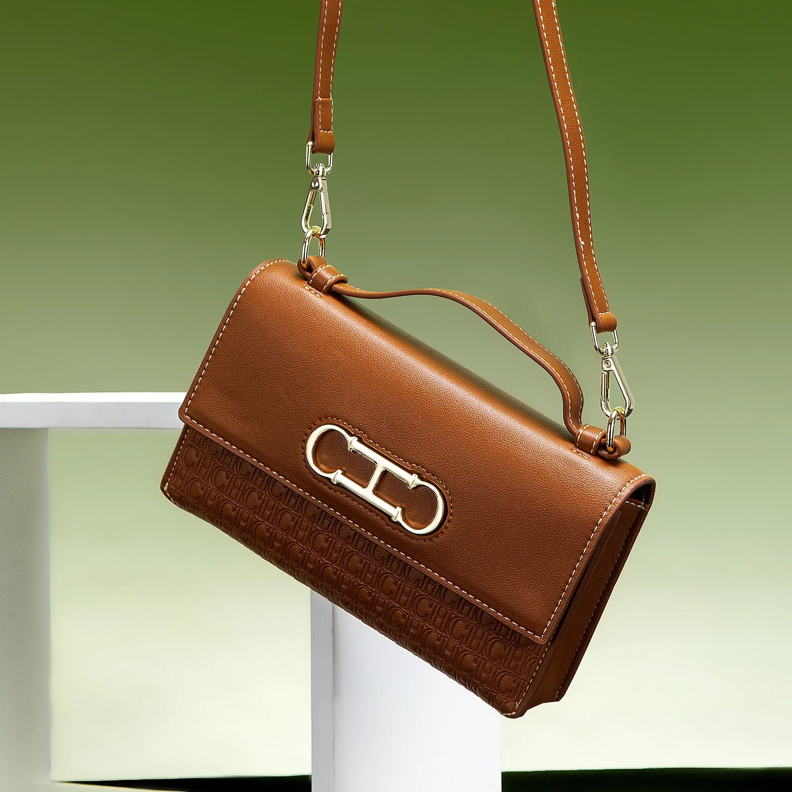 CH Crossbody Bag Brand Women’s Bag Letter Print Leather Compact Elegant Handbag Tote Bag Exquisite Fashion Women’s Bag CH Crossbody Bag Brand Women's Bag Letter Print Leather Compact Elegant Handbag Tote Bag Exquisite Fashion Women's Bag
