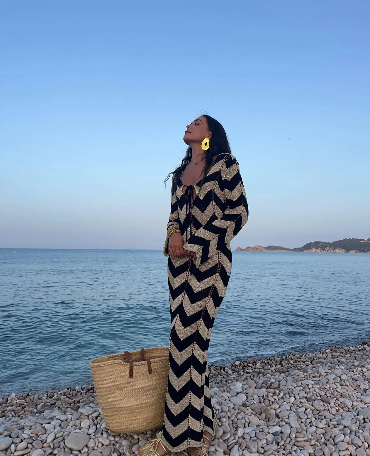 2025 Women’s Stripled Long Sleeve Slim Elegant Knitted Maxi Dress V Neck Autumn New Lace Up Hollow Sexy Beach Cover Up Dress 2025 Women's Stripled Long Sleeve Slim Elegant Knitted Maxi Dress V Neck Autumn New Lace Up Hollow Sexy Beach Cover Up Dress
