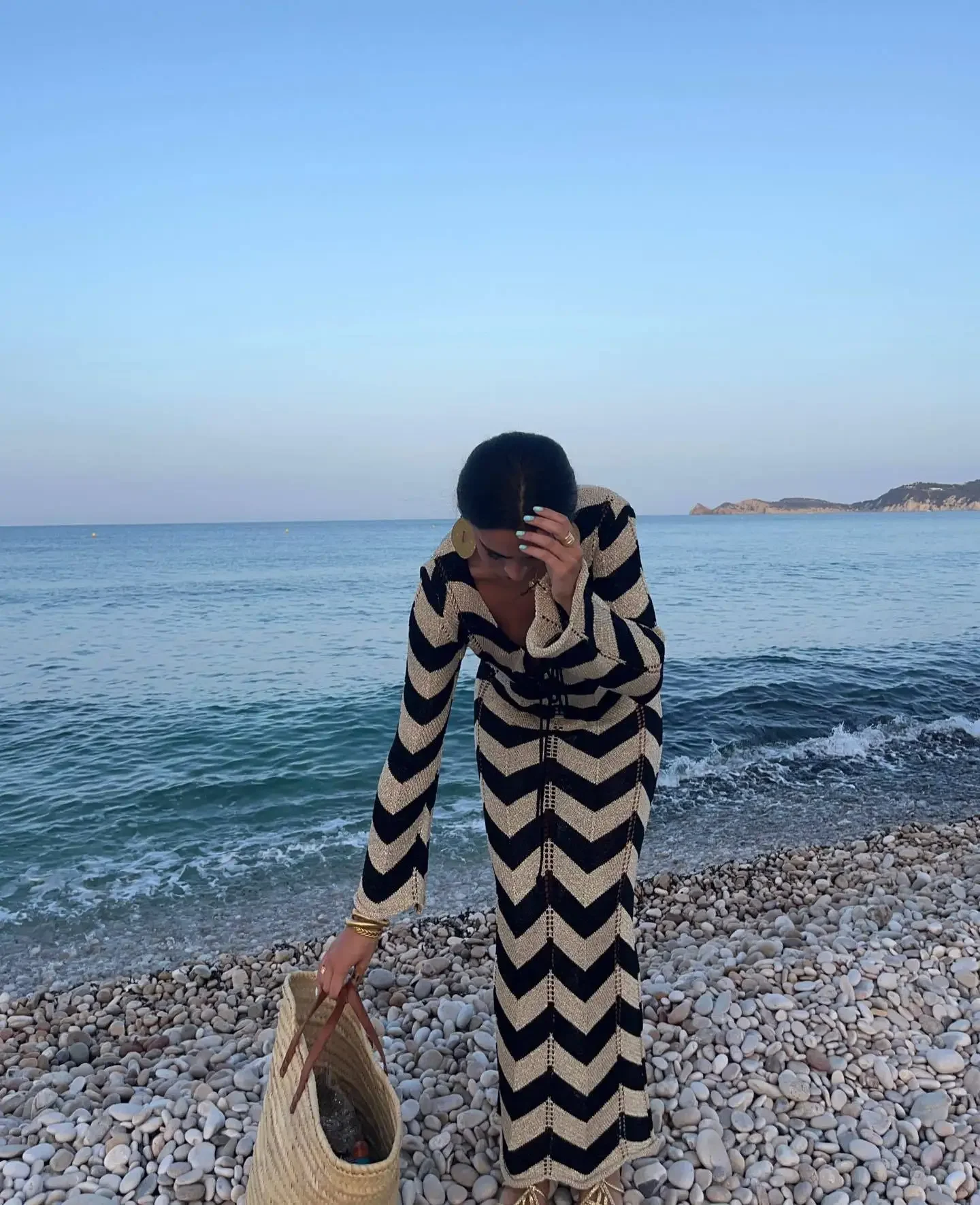 2025 Women’s Stripled Long Sleeve Slim Elegant Knitted Maxi Dress V Neck Autumn New Lace Up Hollow Sexy Beach Cover Up Dress 2025 Women's Stripled Long Sleeve Slim Elegant Knitted Maxi Dress V Neck Autumn New Lace Up Hollow Sexy Beach Cover Up Dress